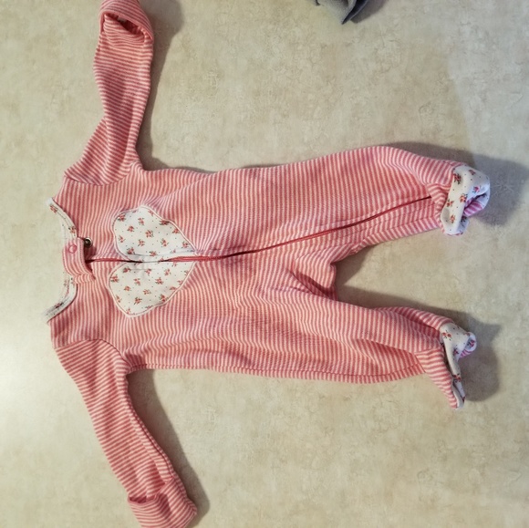 💙BUNDLE DEAL Carters Newborn clothes💜 - Picture 3 of 4